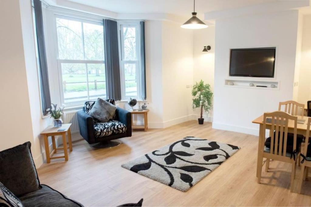 King'S Central Cambridge Apartment Bagian luar foto